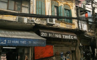 Phố Hàng Thiếc – Trăm năm vẫn không thay đổi ở Hà Nội