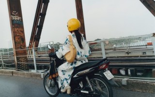 Áo khoác đi xe máy của người Việt thành cảm hứng cho nhà mốt Pháp