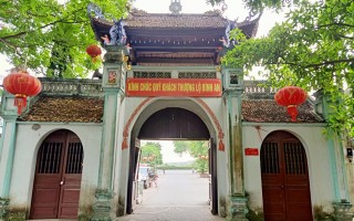 Tour du lịch Hà Nội - Đền Nguyên Phi Ỷ Lan - Làng rau sạch Văn Đức - Bát Tràng