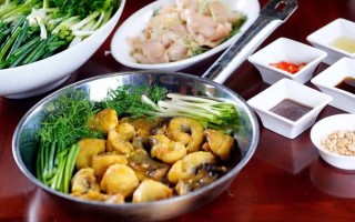 Tiệm Ăn Xúc Xắc là quán ăn gia đình/văn phòng nổi bật