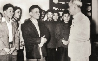 Hồ Gươm - Nơi ghi dấu bóng hình của Bác