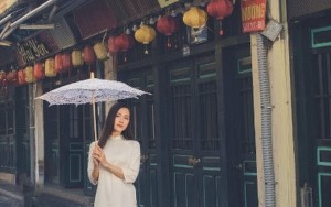 Phố Tạ Hiện check in áo dài