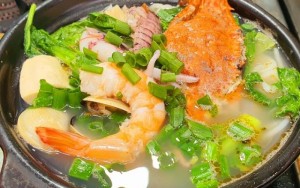 Quán mì niêu hải sản Cô Béo 09 Ô Quan Chưởng ở Hà Nội hốt bạc mỗi ngày