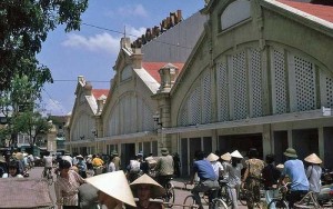 Năm 1991 Chợ Đồng Xuân được xây dựng lại thành 3 tầng