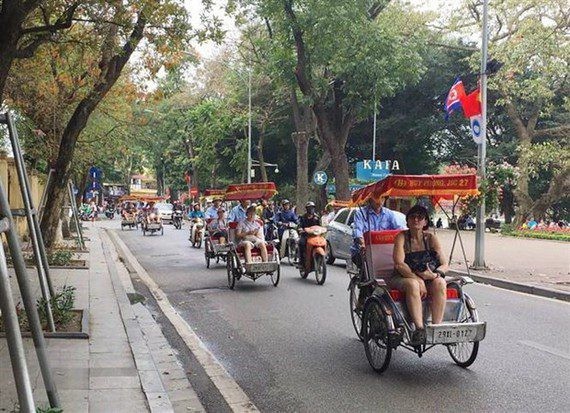Tour Đi Bộ Ẩm Thực và Đi Xe Xích Lô tại Hà Nội