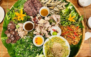 Nét riêng của ẩm thực xứ trà