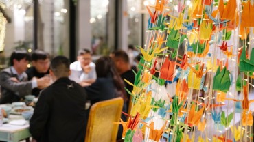 khách hàng đánh giá quán ăn ngon garden hà nội