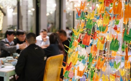 khách hàng đánh giá quán ăn ngon garden hà nội