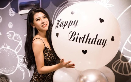 Chị em xinh đẹp ở Quán Cô Tươi - 8A Ngô Văn Sở