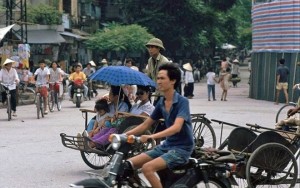 Hà Nội năm 1991, nhà nhiếp ảnh người Đức Reisen đã chụp những xích lô