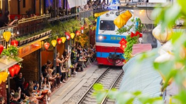 Quán cà phê "Phố Đường Tầu"