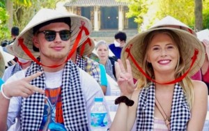 Thiết lập hệ thống quy trình xử lý sự cố (SOP) cho hướng dẫn viên khi khách quốc tế gặp tai nạn hoặc dị ứng thức ăn dọc đường