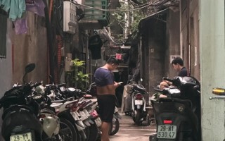 Nem chua rán ngõ Hài Tượng (Số 1 ngõ Hài Tượng, Tạ Hiện, Hà Nội)