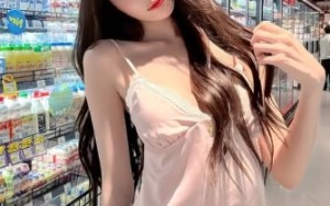 Người đẹp trong siêu thị, cửa hàng (2)