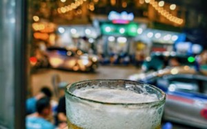 Quán Bia Hơi Bát Đàn trên phố Bát Đàn