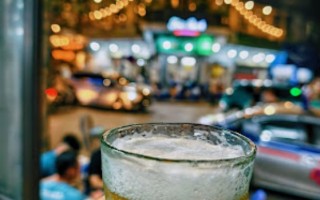 Quán Bia Hơi Bát Đàn trên phố Bát Đàn