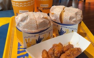GoodTime Burger Bát Đàn trên phố Bát Đàn