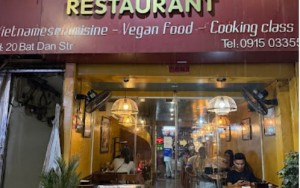 Hong Hoai's Restaurant (20 Bát Đàn/Hàng Bồ, Phố cổ Hà Nội)