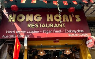Hong Hoai's Restaurant trên phố Bát Đàn/Hàng Bồ