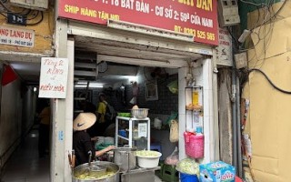 Quán Bún Dọc Mùng trên phố Bát Đàn