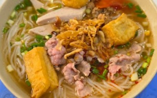 Bún Riêu Bát Đàn trên phố Bát Đàn