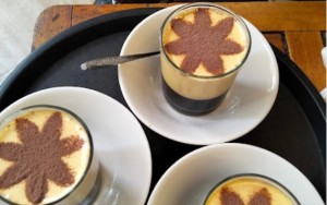 Cafe Quang 44 trên phố Bát Sứ