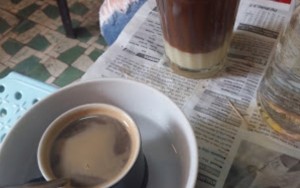 Cafè 51 trên phố Bát Sứ