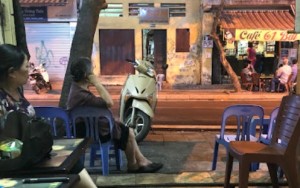 Cafe 68 Bát Sứ trên phố Bát Sứ