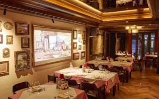 Paris Bistro trên phố Bát Sứ