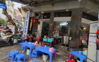 Mì vằn thắn Hàng Phèn trên phố Bát Sứ
