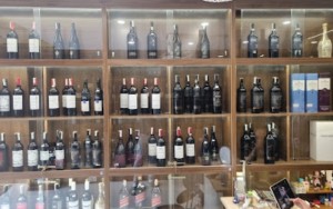 Wine&spirits trên phố Bát Sứ