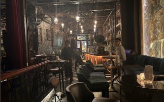 The Alchemist – Cocktail Bar trên phố Bát Sứ