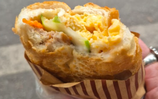 BánH Mỳ trên phố Bát Đàn