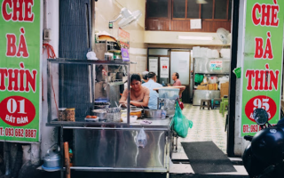 Xôi chè bà Thìn (1 P. Bát Đàn, Phố cổ Hà Nội)