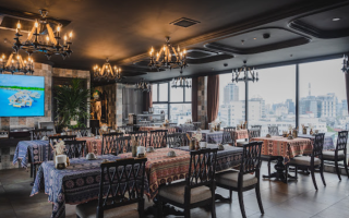 VIET Restaurant Hang Bong & Sky Bar (41 P. Hàng Bông, Hoàn Kiếm)